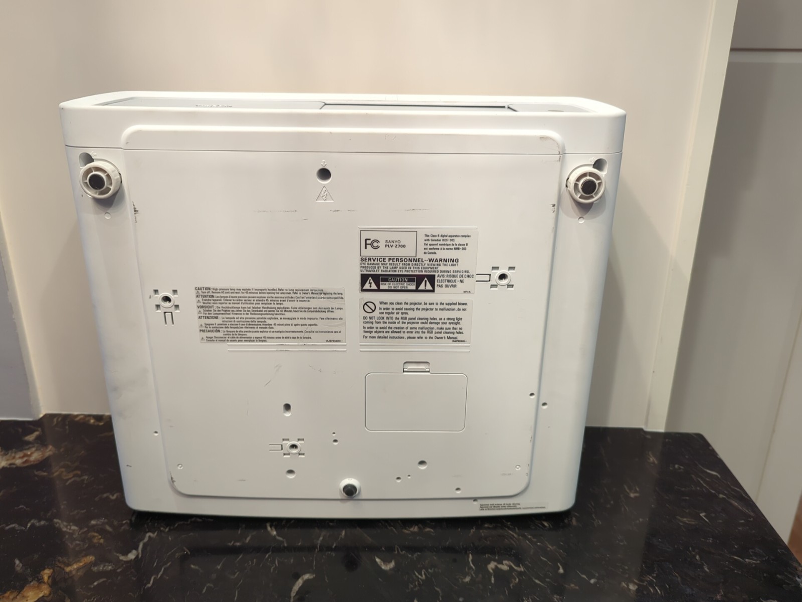 SANYO PLV-Z700 Projector (G9714862)