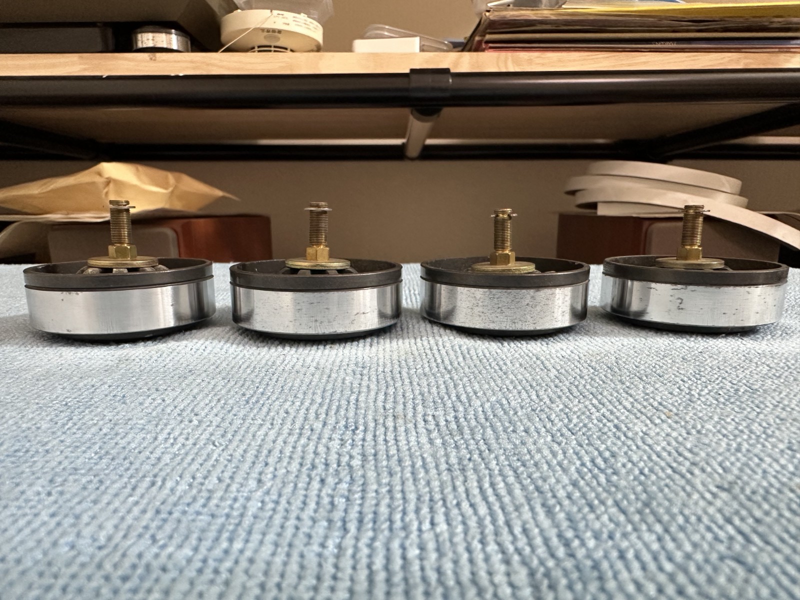 Pioneer PL-1250  Vintage Turntable For parts Original Isolation feet  Japan