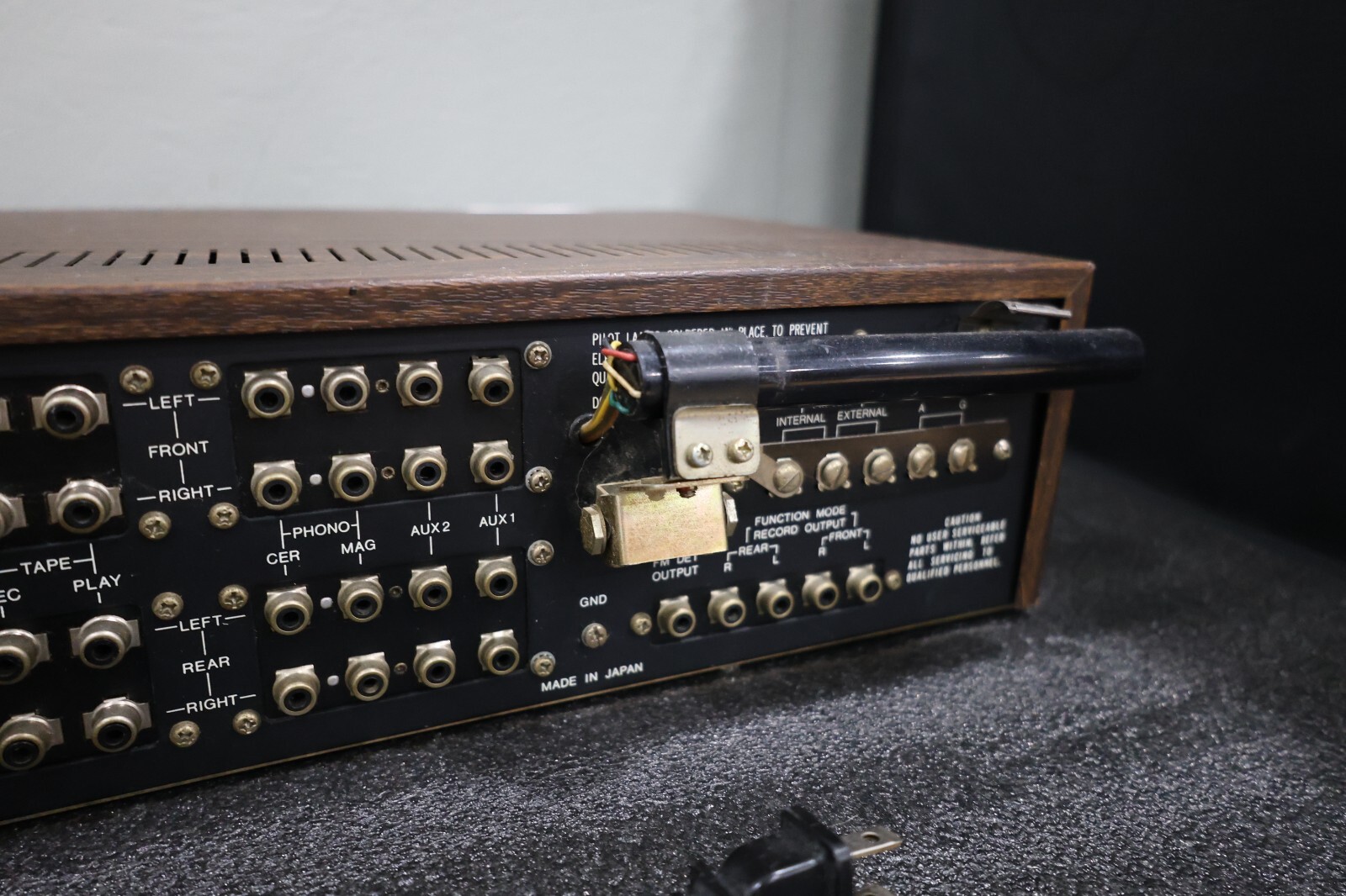 Lafayette Stereo Receiver Model LR-440 LIGHTS UP- Working