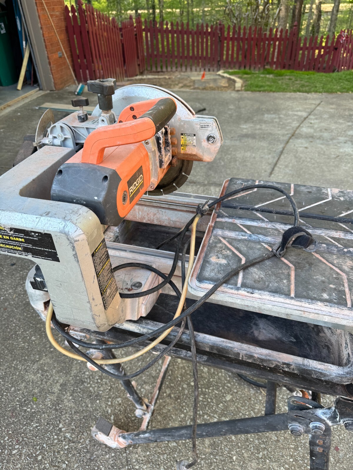 RIDGID 10' wet tile saw