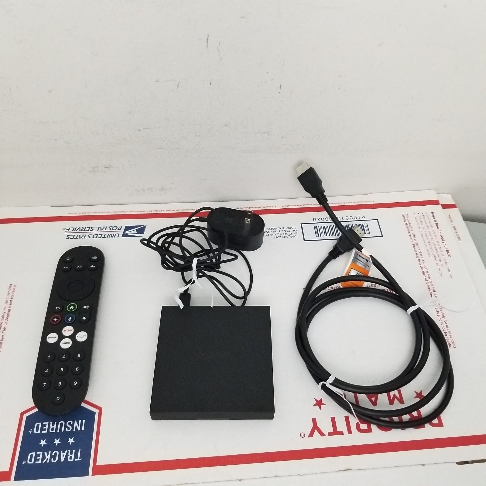 Xumo Stream Box ES1(A) 4K Streaming Media Player Box with OEM Remote HDMI Cord