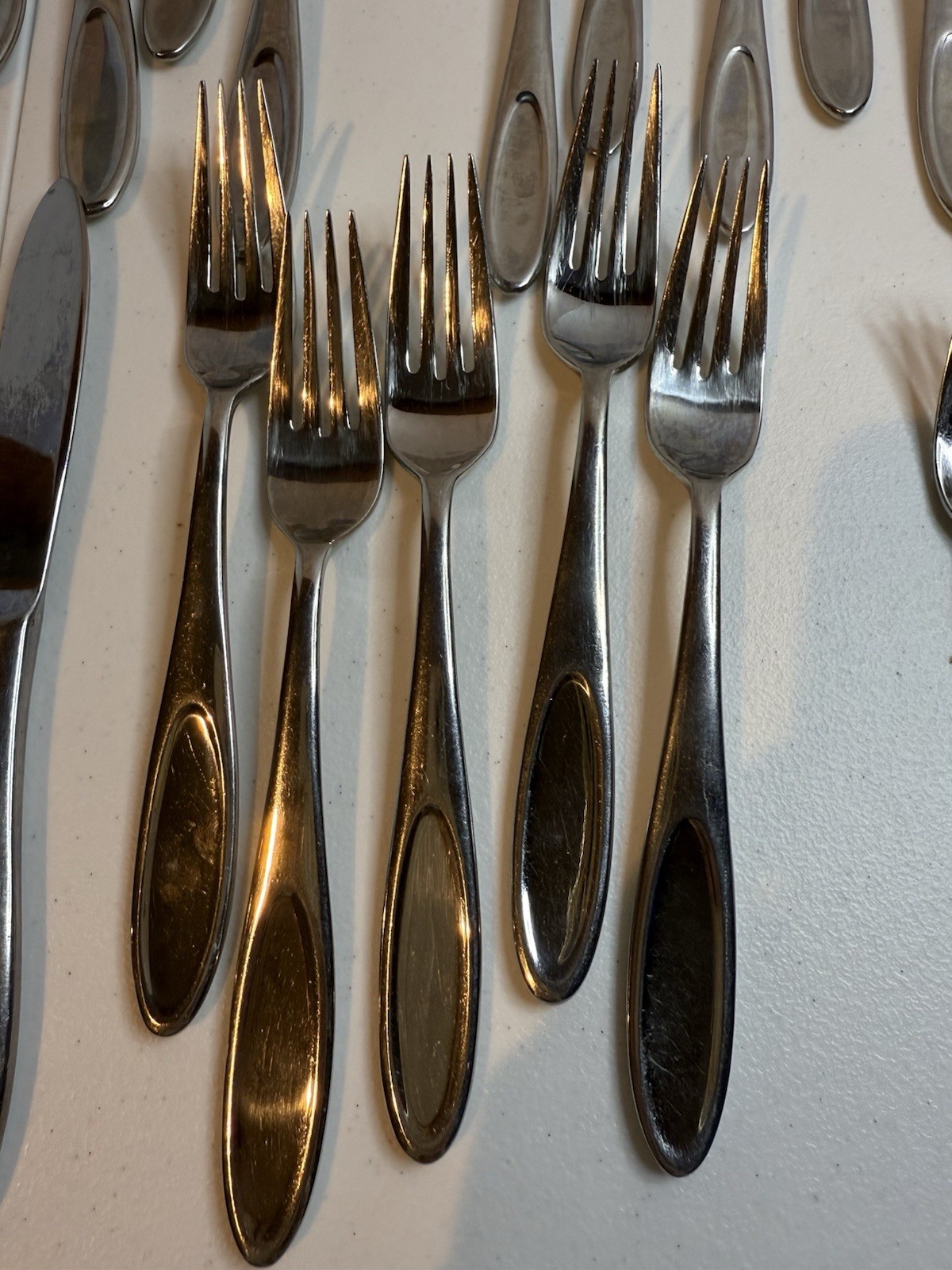 Hampton Silversmith Flatware Set 29 Piece 5 Settings With Extra Stainless Heavy