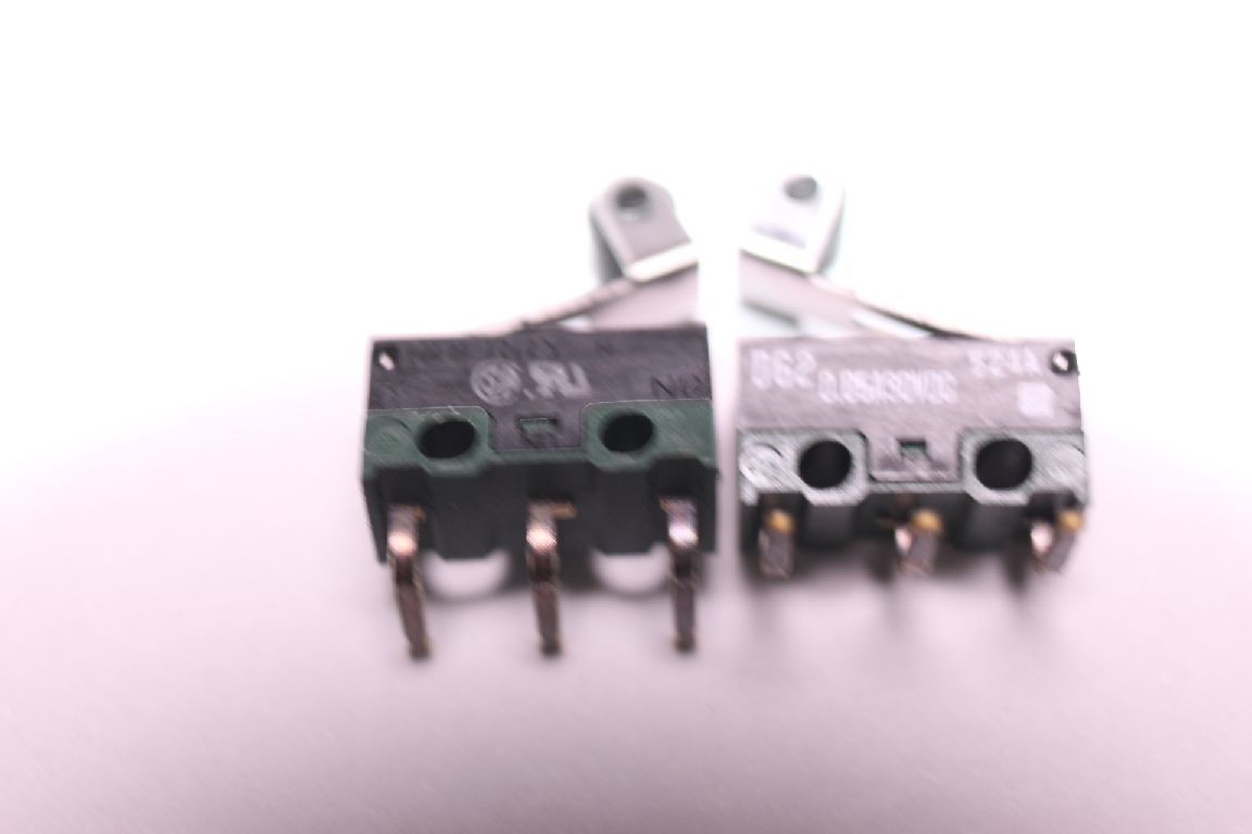 10pcs Micro Switch No11 CHERRY DG2C-B2RA 1 Changer 005A 30VAC with Roller