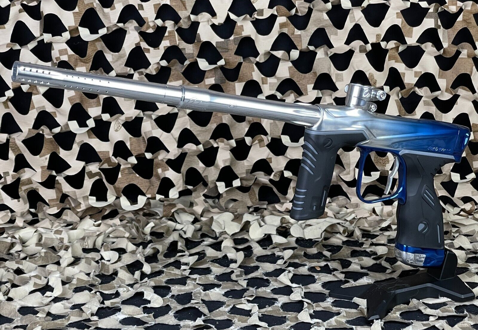 NEW Dye MXR Paintball Gun - Arctic Fade