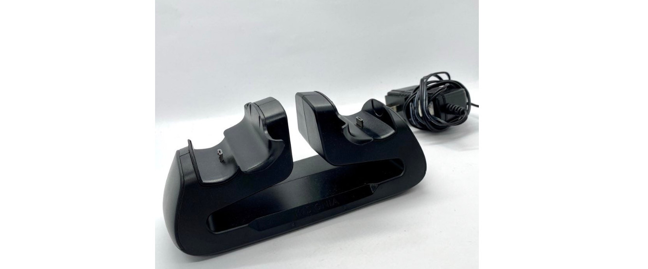 Insignia Xbox One Dual Controller Charger