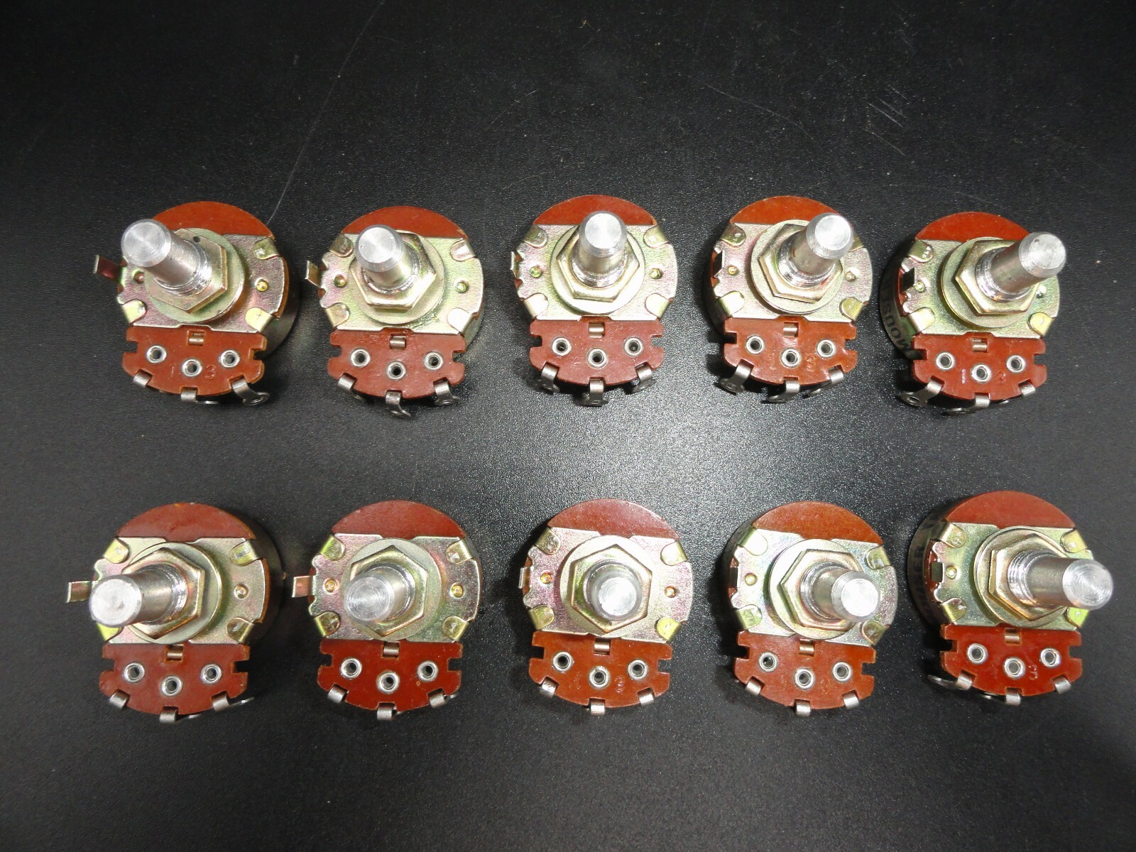 Linear Taper 500 ohm Potentiometer 5/8" Shaft  (LOT OF 10)