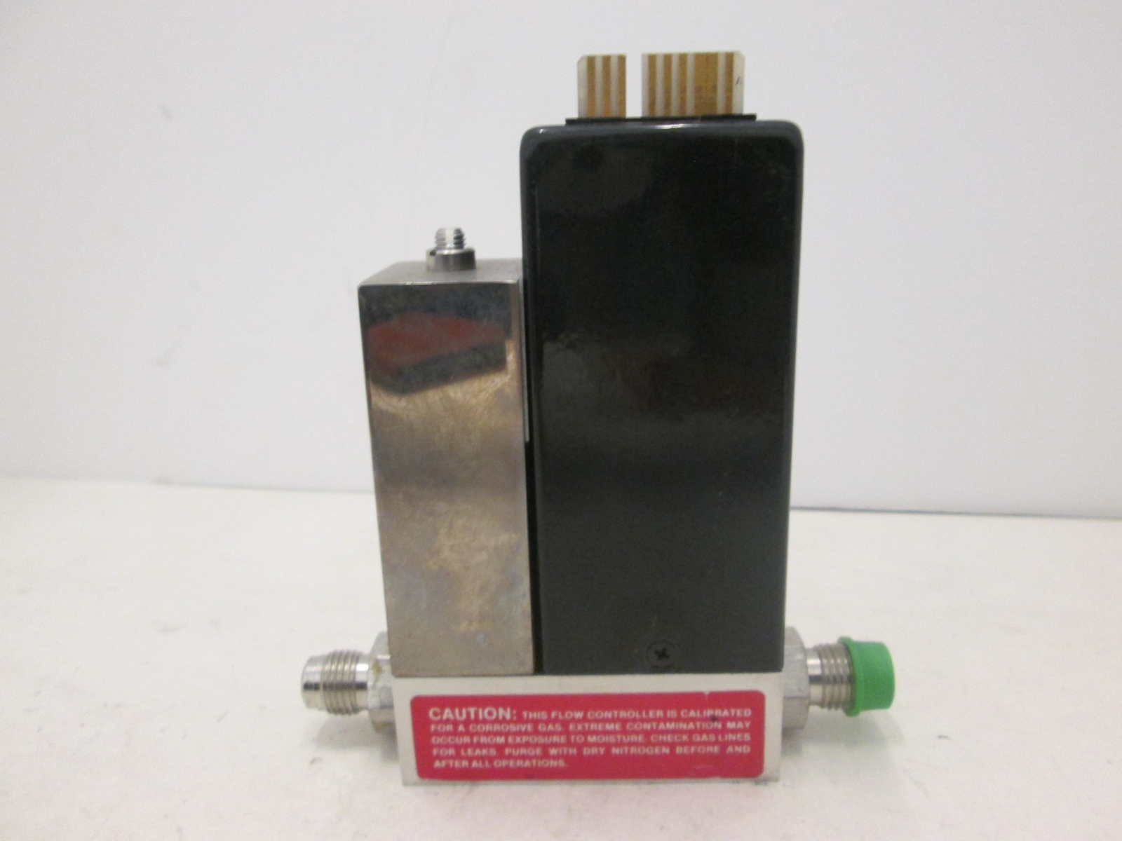 Unit UFC-1100A, Mass Flow Controller MFC, SiH2CL2, 100 SCCM, Used