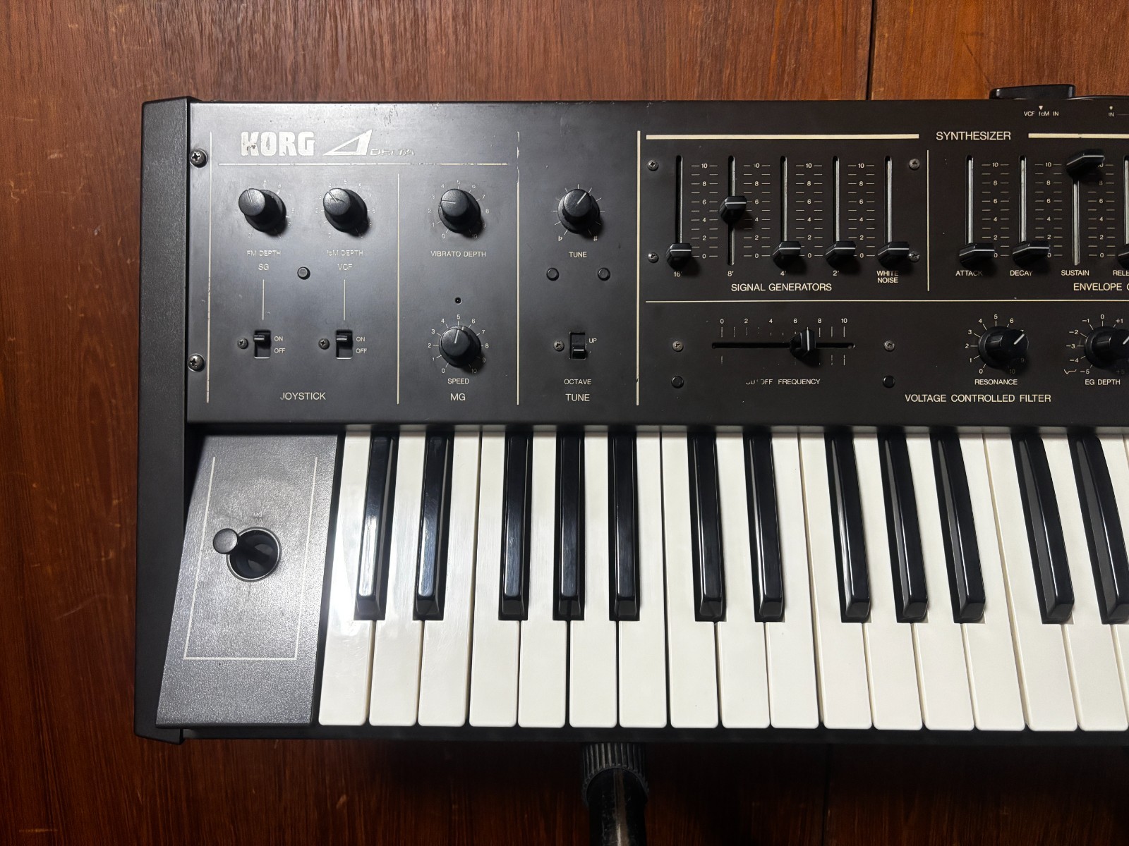 Korg Delta DL-50 Analog semi-poly synth/string keyboard