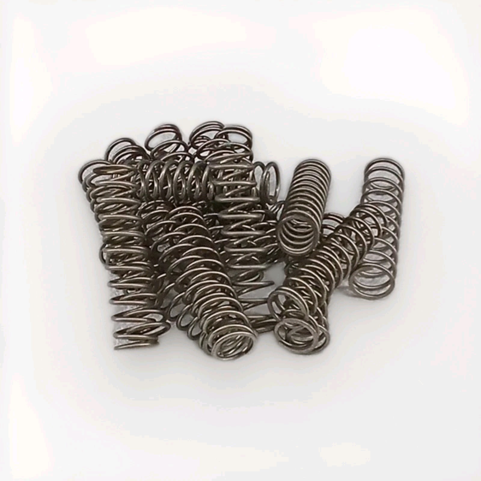 Lot Of 20 Unbranded 2"x1/2" Valve Springs