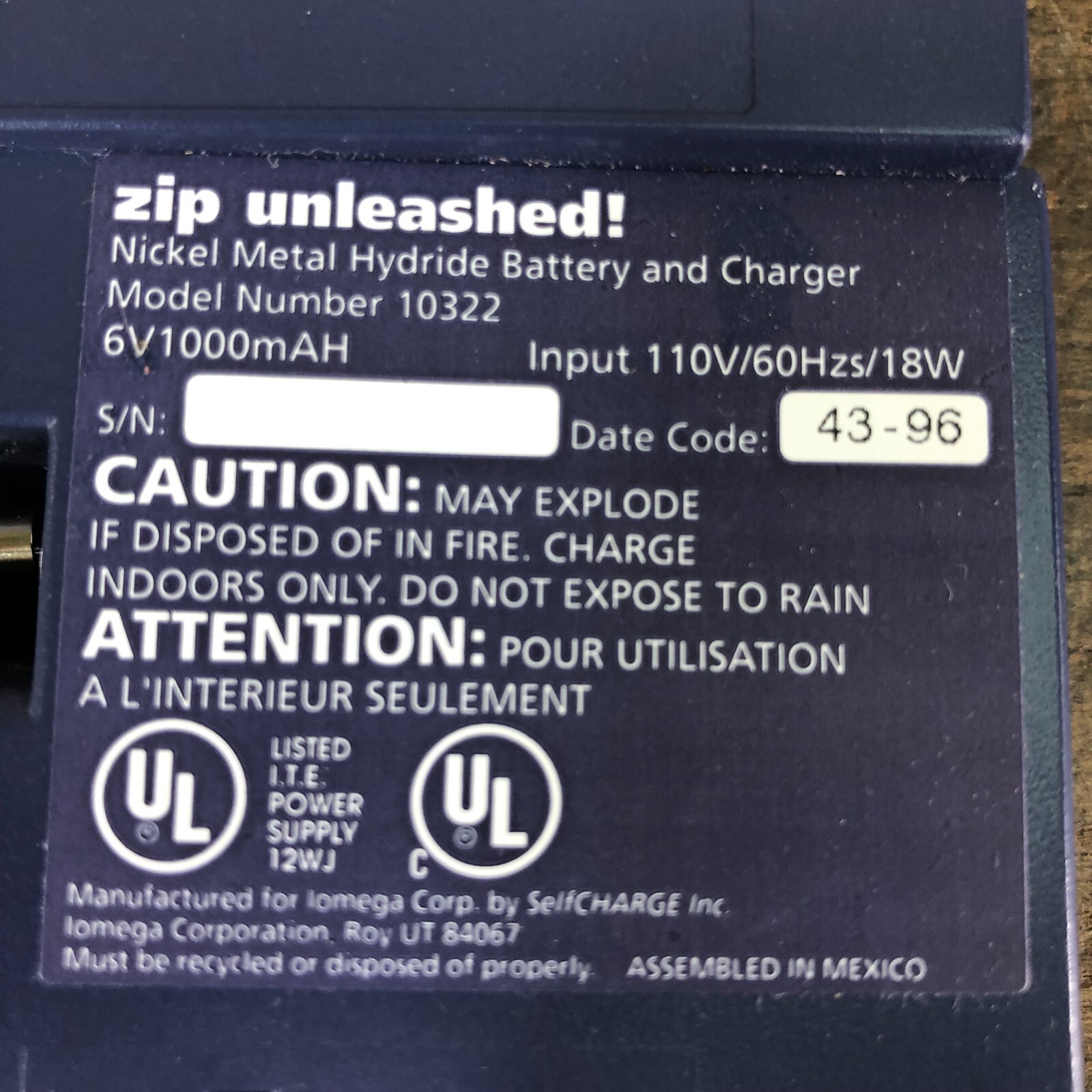 Iomega Zip Unleashed! Battery Pack Power Supply for Zip Disk Drives in BOX