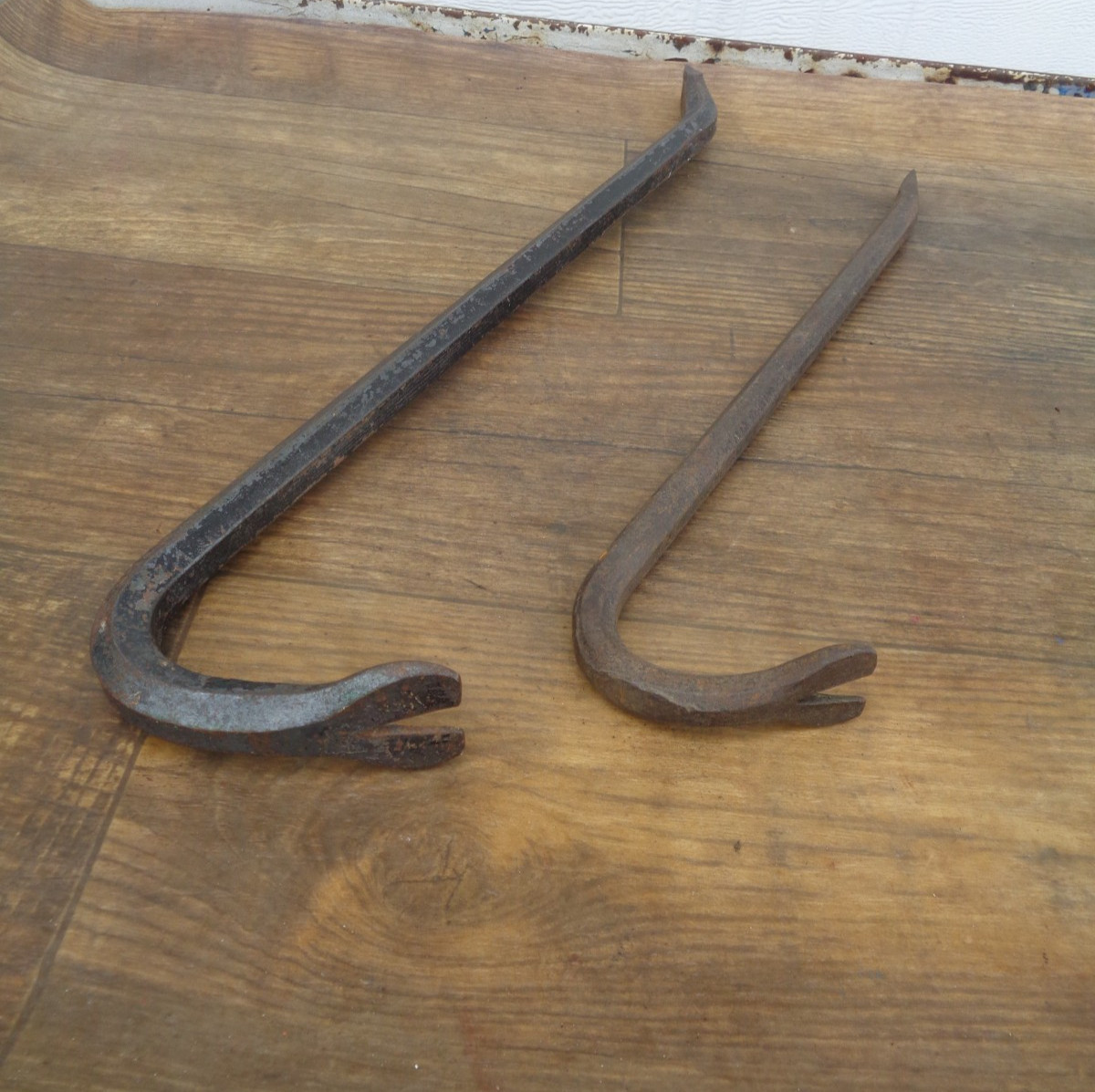 2 -Pry Bars - Crow Bar Pry Bar Nail Puller