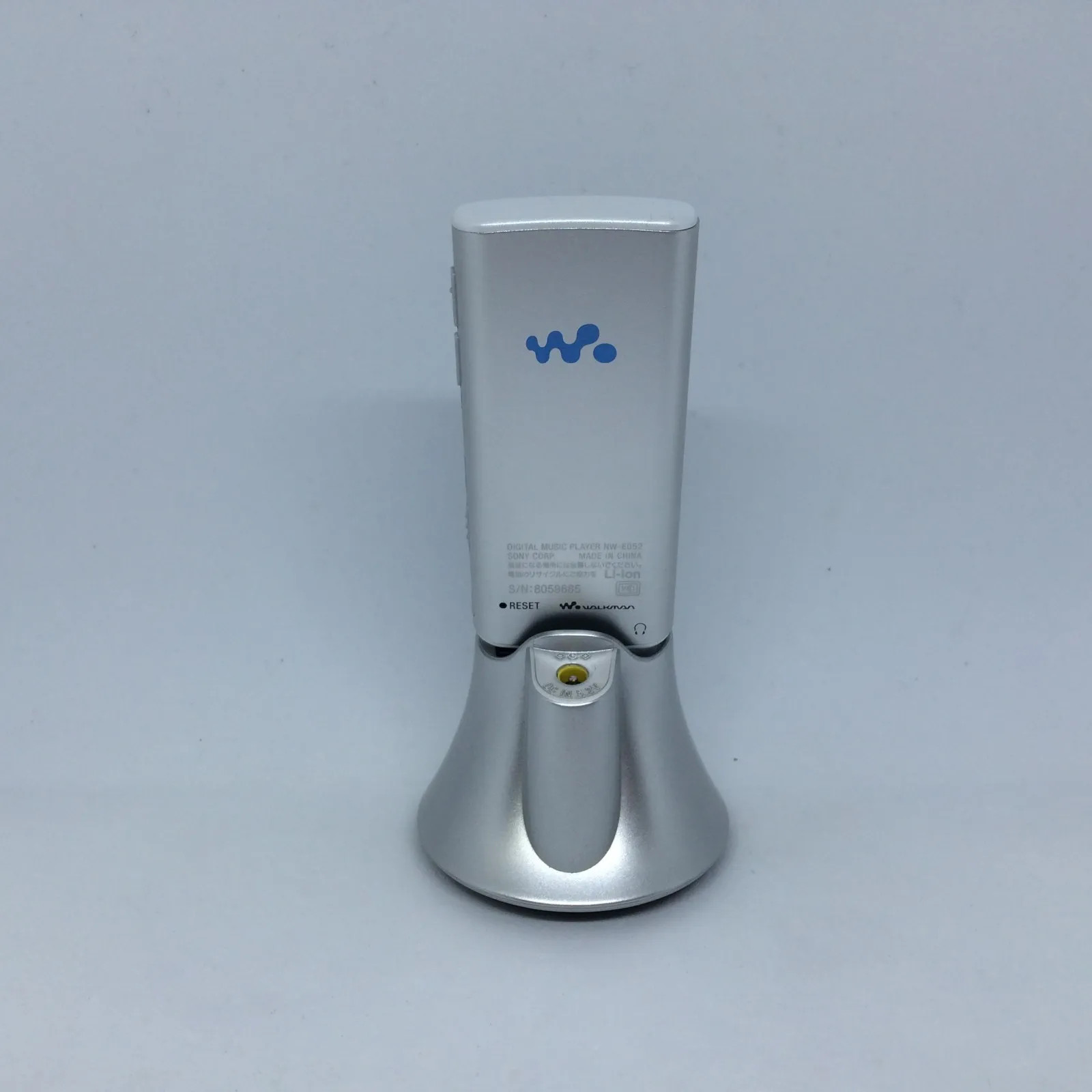I126 SONY WALKMAN Digital Music Player NW-E052 Silver