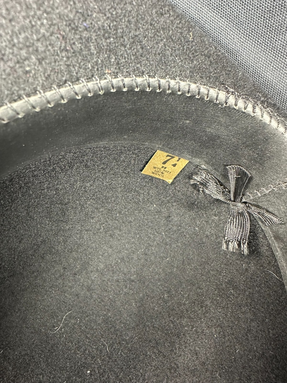 Colonial Type Revolution War Hat size 7 1/4 with insignia