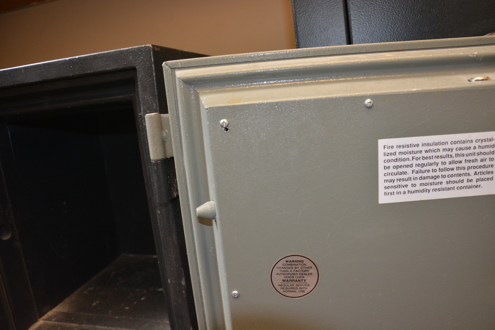 AMSEC Compact Fire Resistant Safe Mechanical Combination Used Pickup