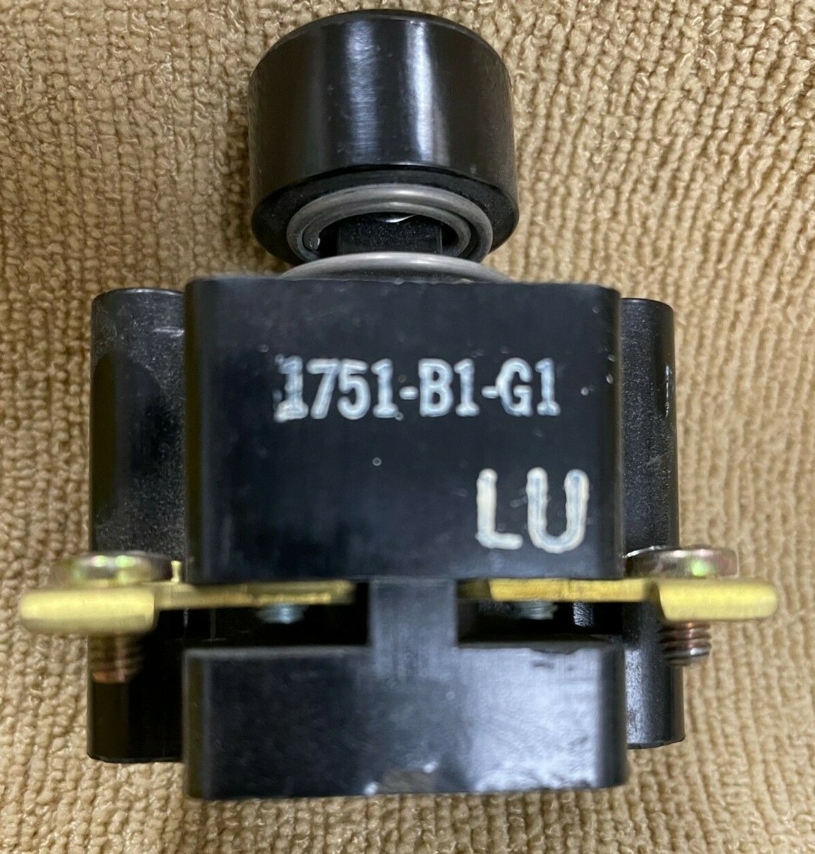 Square D Class 9001 Type GO-1 Heavy Duty Push Button Unit
