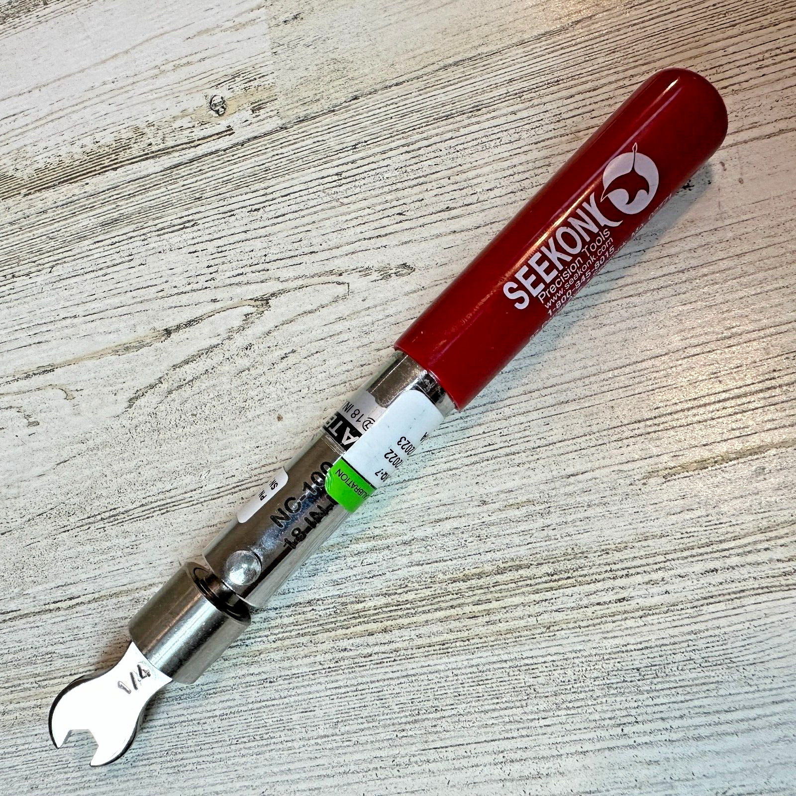 Seekonk NC-100 1/4" Pre-set Click Type Torque Wrench, 18 in.lbs.