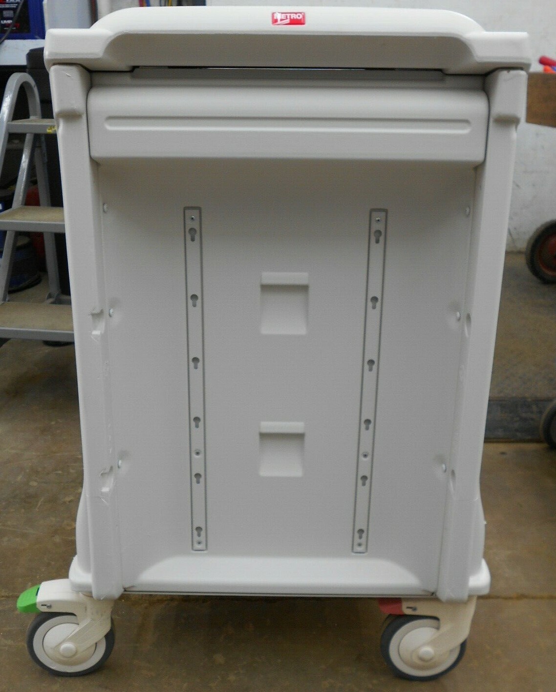 METRO FL21K FLEXLINE ANTIMICROBIAL PROCEDURE CART