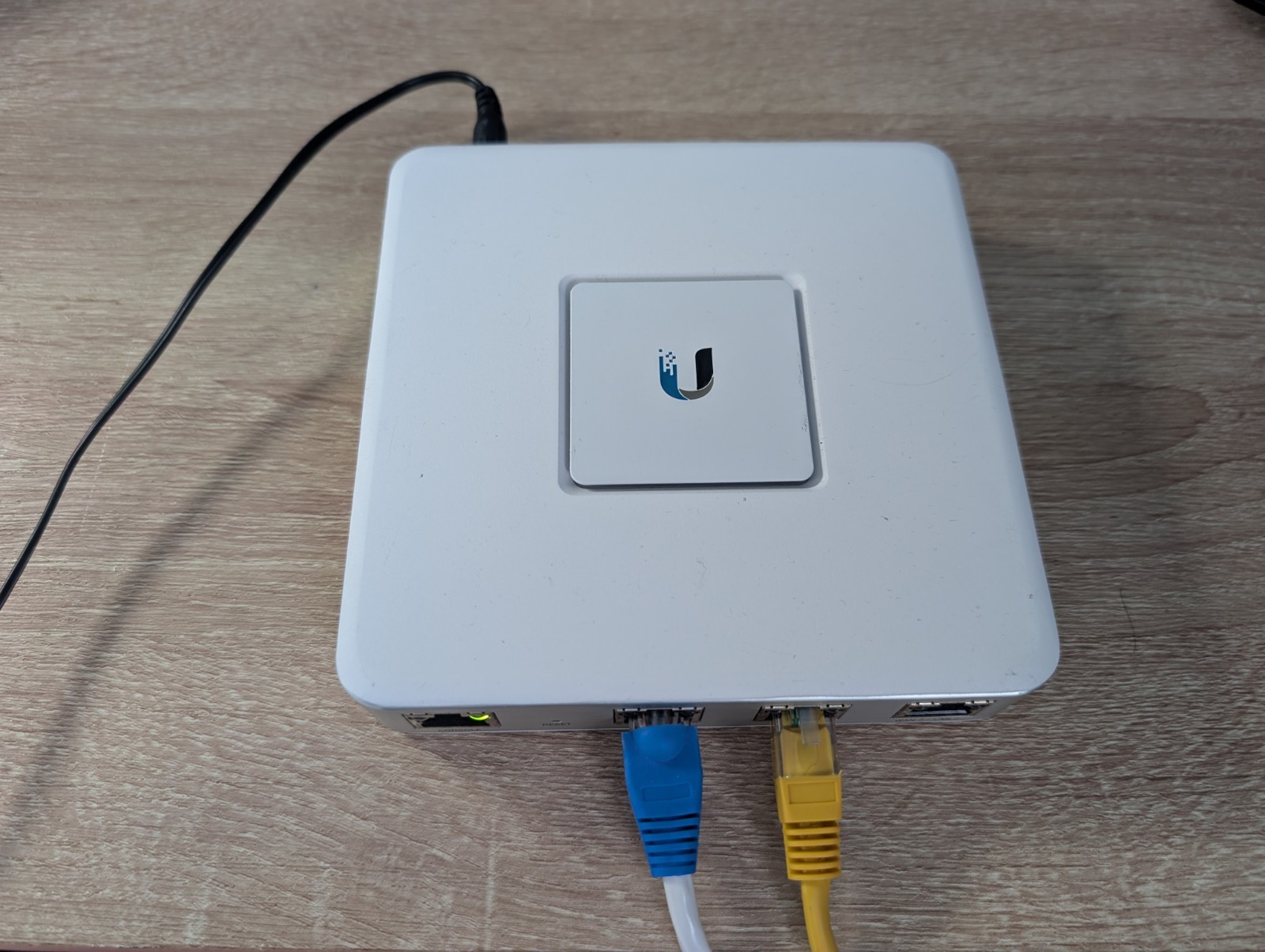 Ubiquiti Networks UniFi Security Gateway - White (USG)