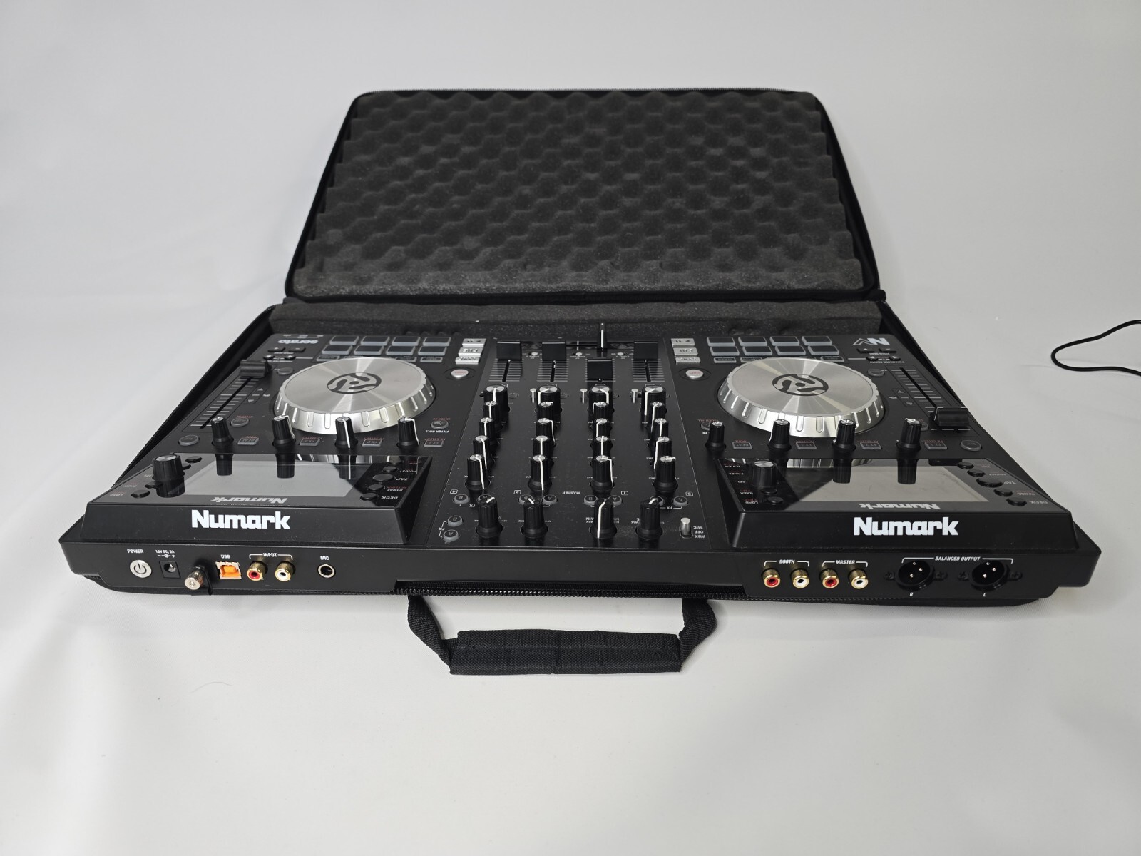 Numark Nv Dj Controller With Carry Case