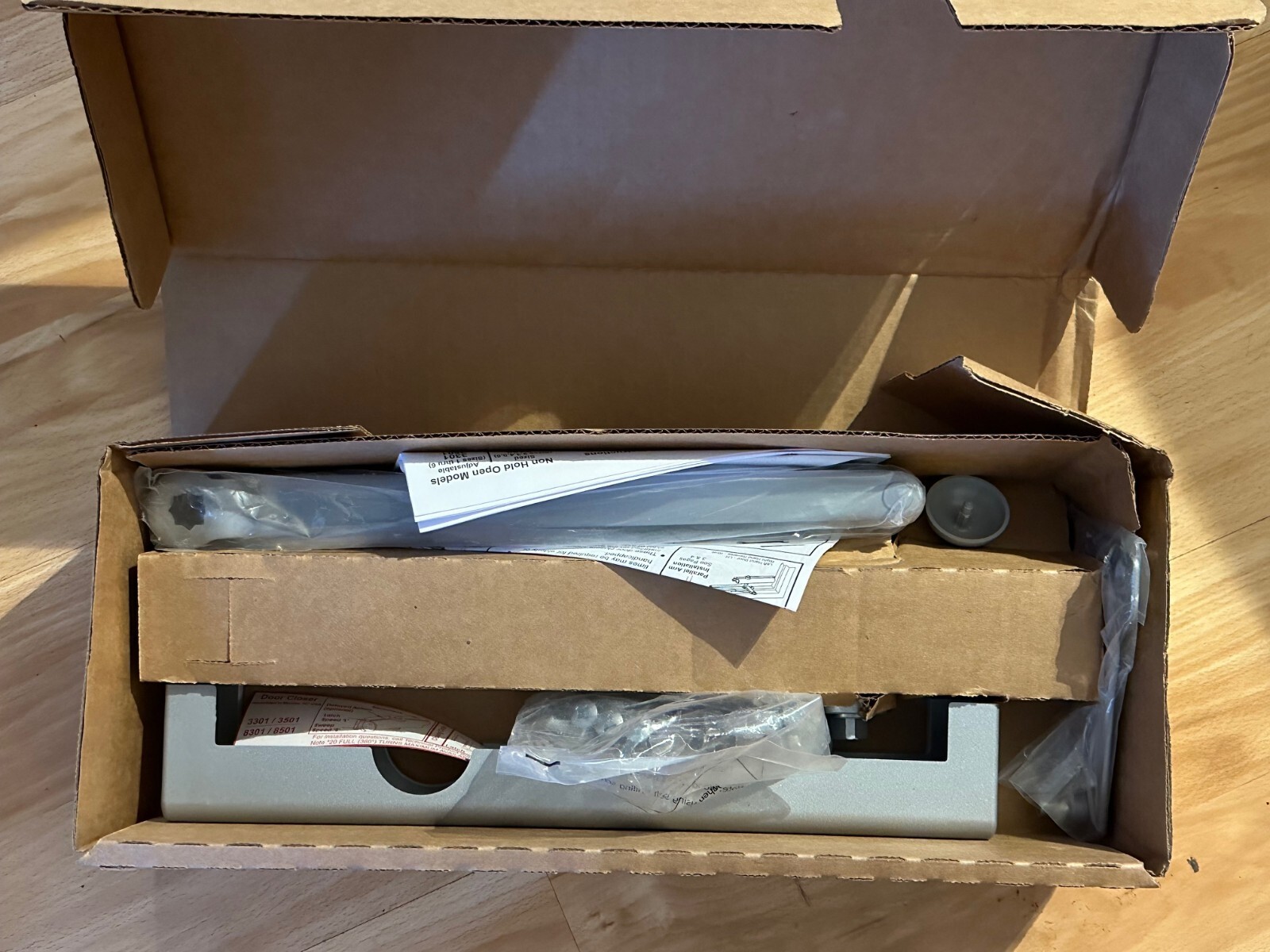 Yale Hydraulic Door Closer 3301 x 689