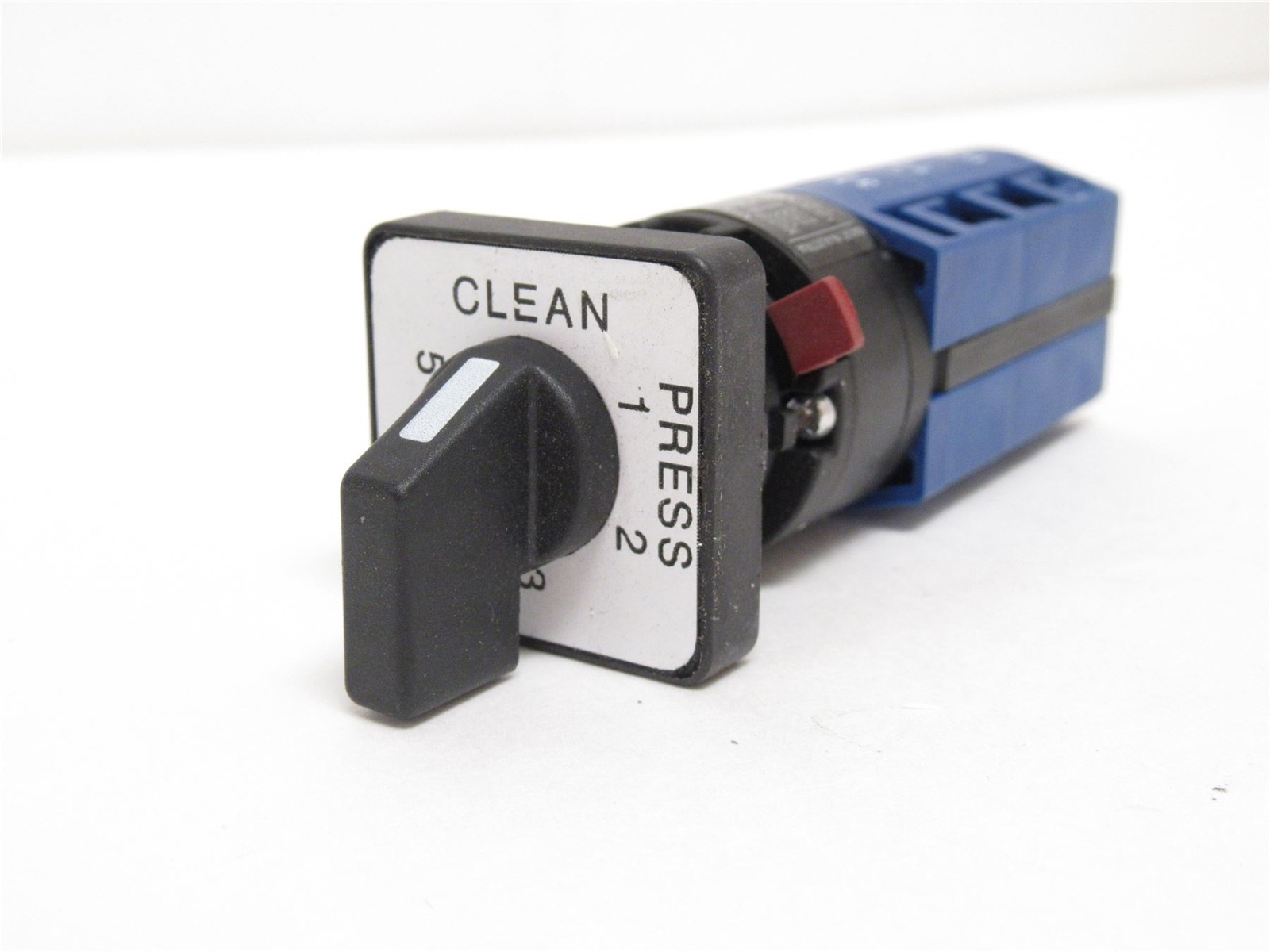 226364 New-No Box; KRAUS & NAIMER VDE0660 Rotary Switch; 4-Pos; 277V; 3Ph