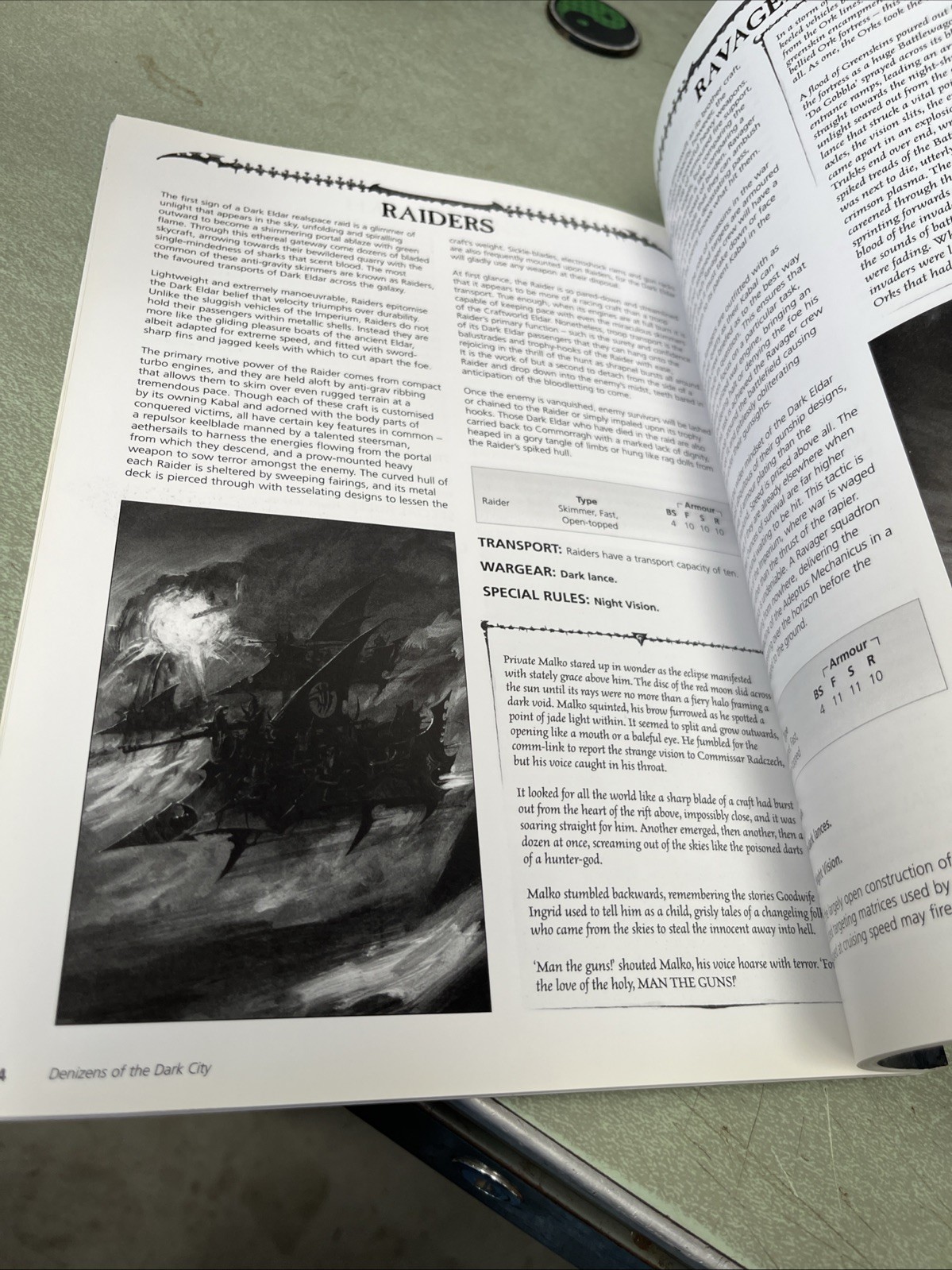 2010 Warhammer 40,000 Dark Eldar Book Game Workshop