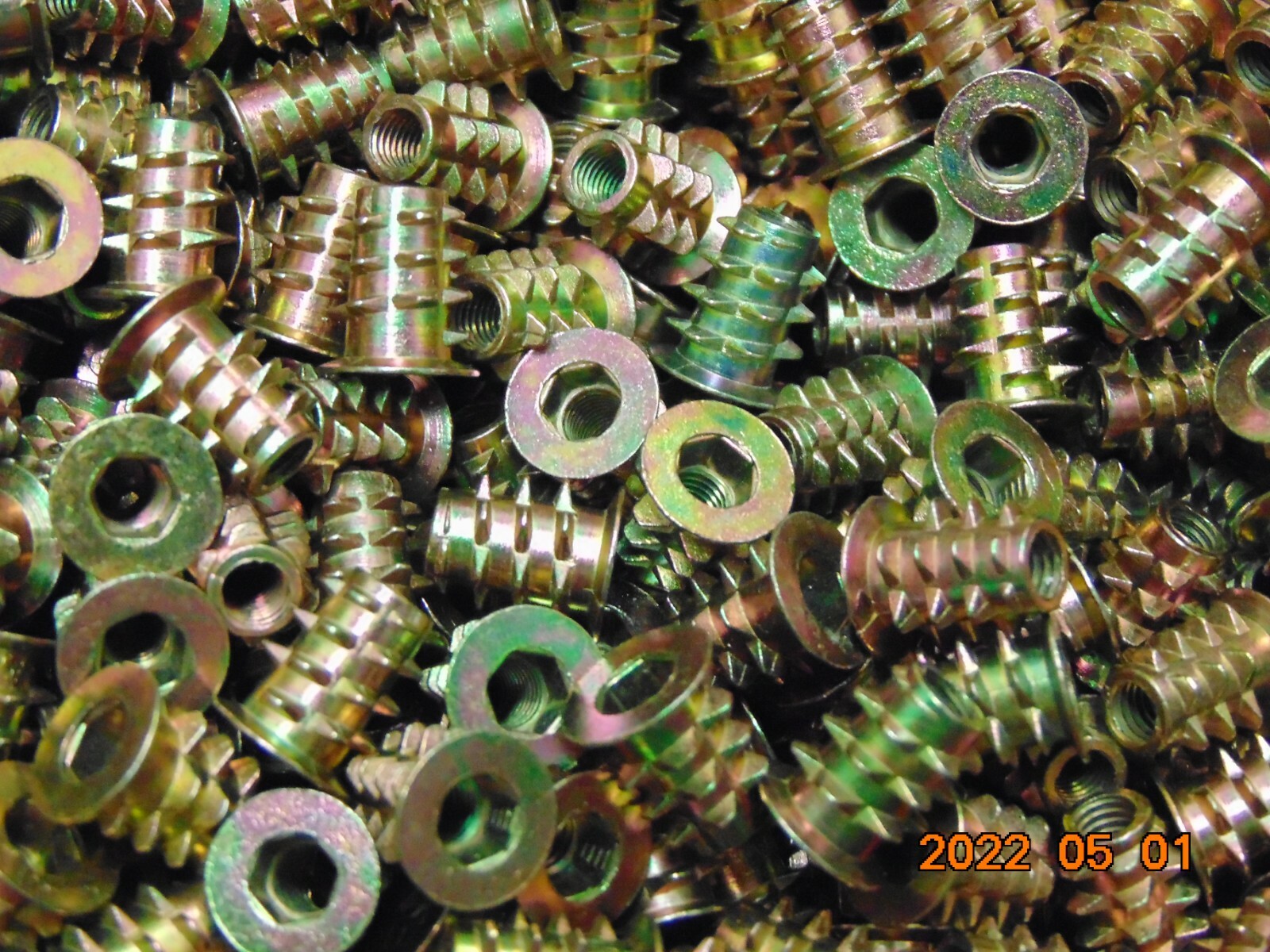 LOT OF 50 EZ-LOK 10-32 Flanged Die Cast Zinc Hex-Drive Threaded Insert for Wood
