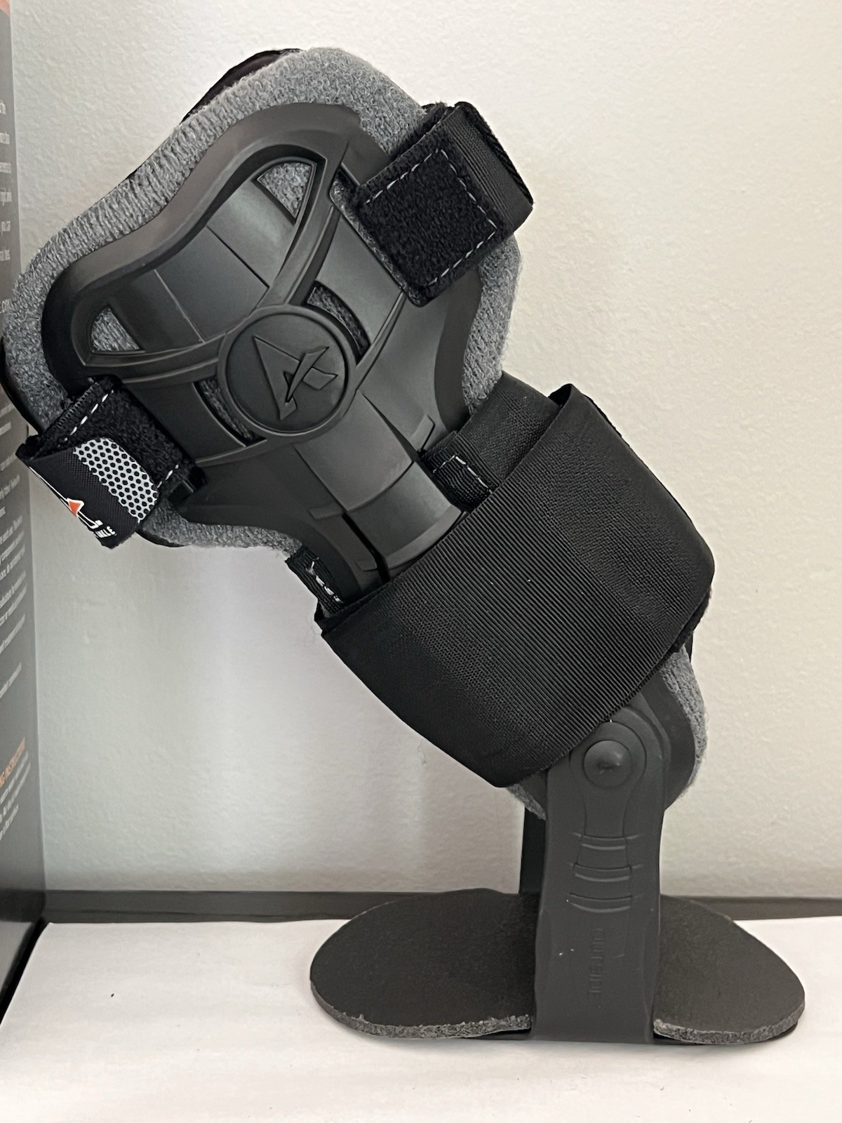 Active Ankle Eclipse II Rigid Ankle Brace Small