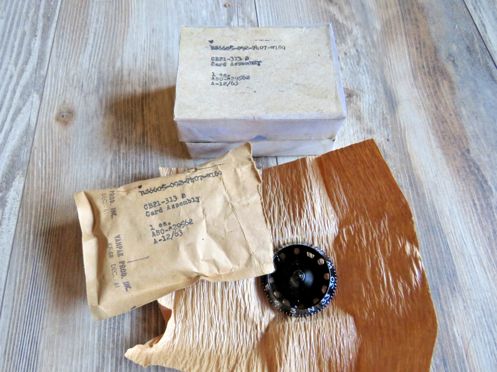 AIRCRAFT MAGNETIC WET COMPASS DIAL NOS NEW GRUMMAN STYLE COMPASS FLOAT OM28