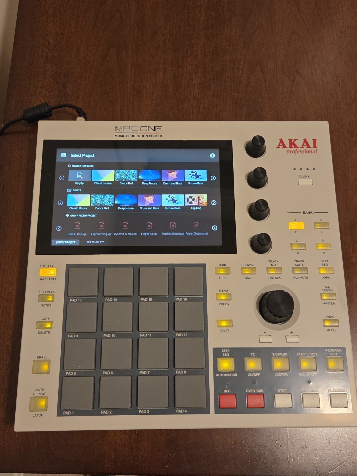 Akai Professional MPC One Retro Edition