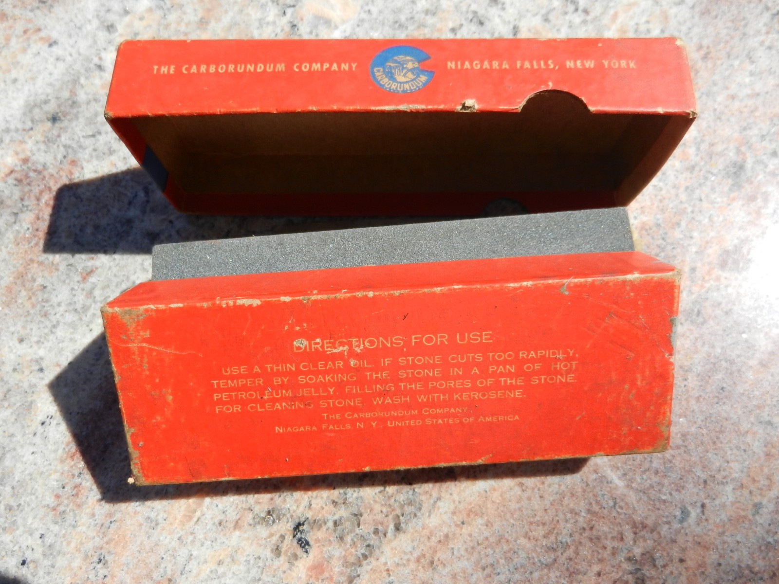 NEW Vintage CARBORUNDUM No. 109 COMBO Sharpening Stone In Original Box 6x2x1"