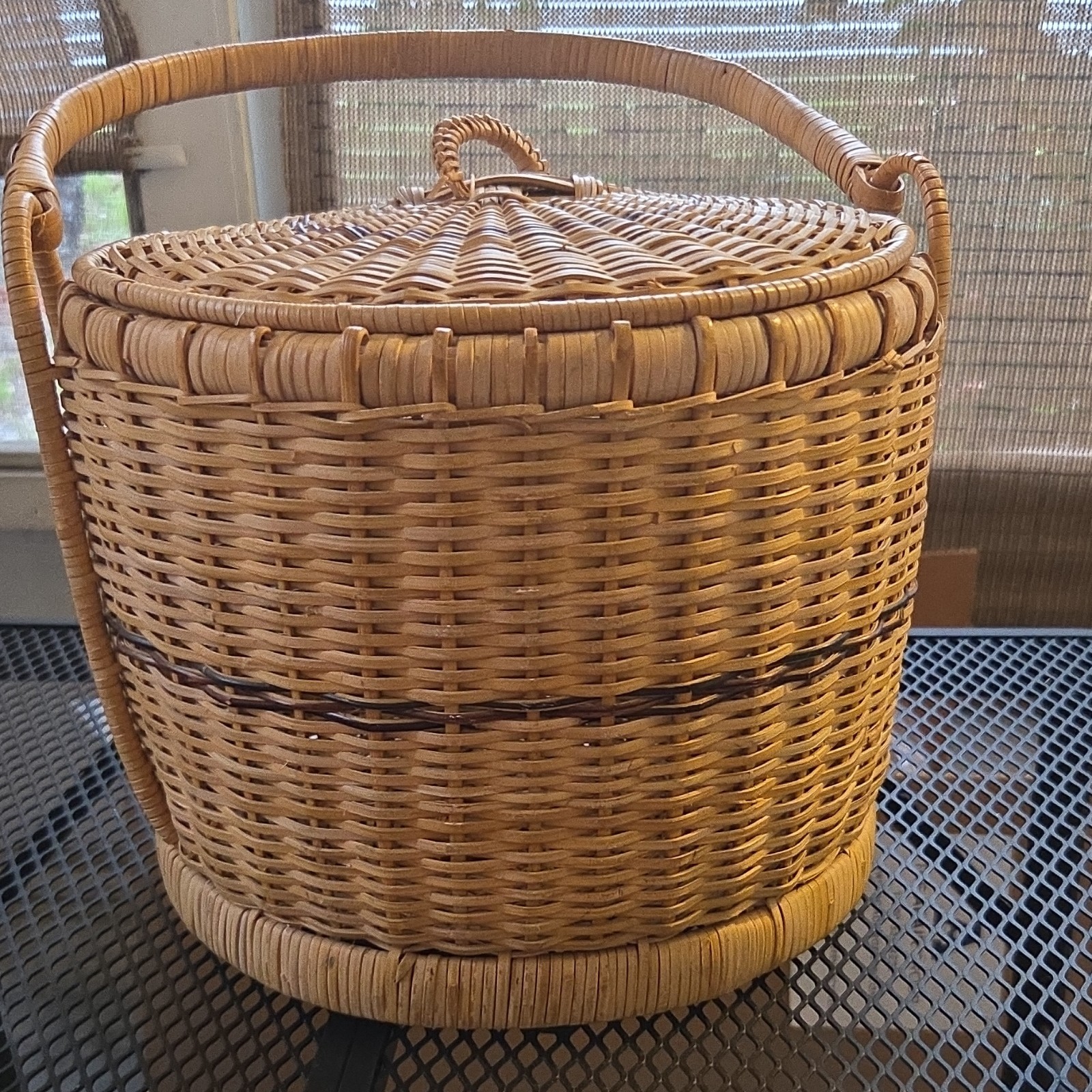 Round Wicker Basket with Lid and Handle, Brown, Medium, 10" Diameter, Handmade