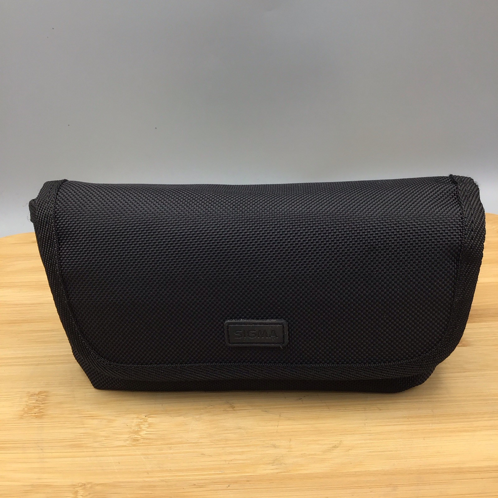 Sigma EF-610 DG ST Electronic Flash For Canon With Bag.