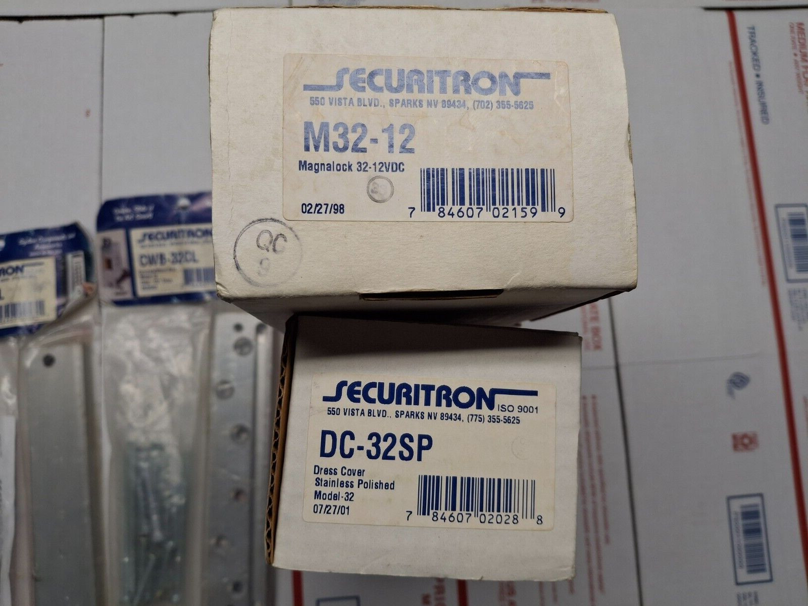 SECURITRON MAGLOCK M32-12 Door MAGNALOCK with Accessories