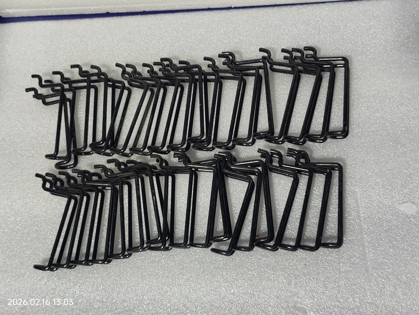 36 Pcs 4" x 1"  Slatwall Pegboard Slotted Tongue Commercial Or Retail Hook Black