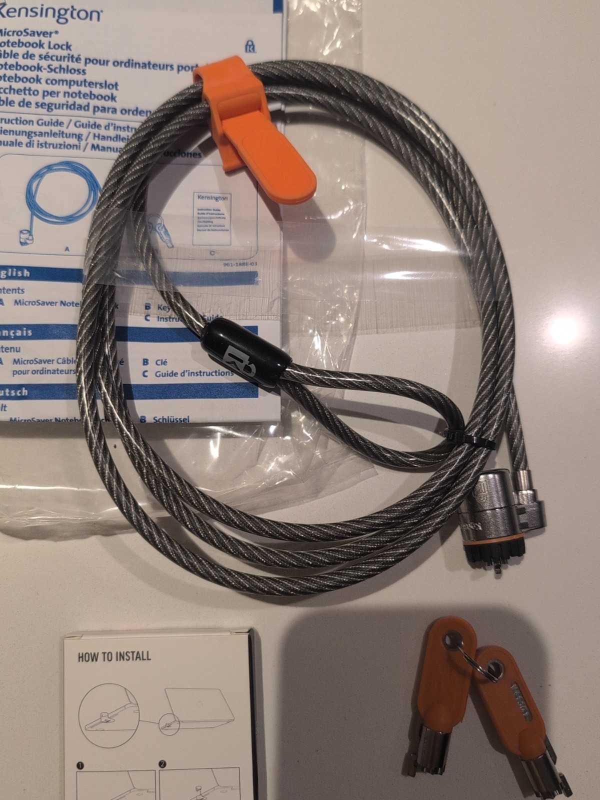 Kensington Master Keyed MicroSaver Security Cable & MacBook Pro Ledge