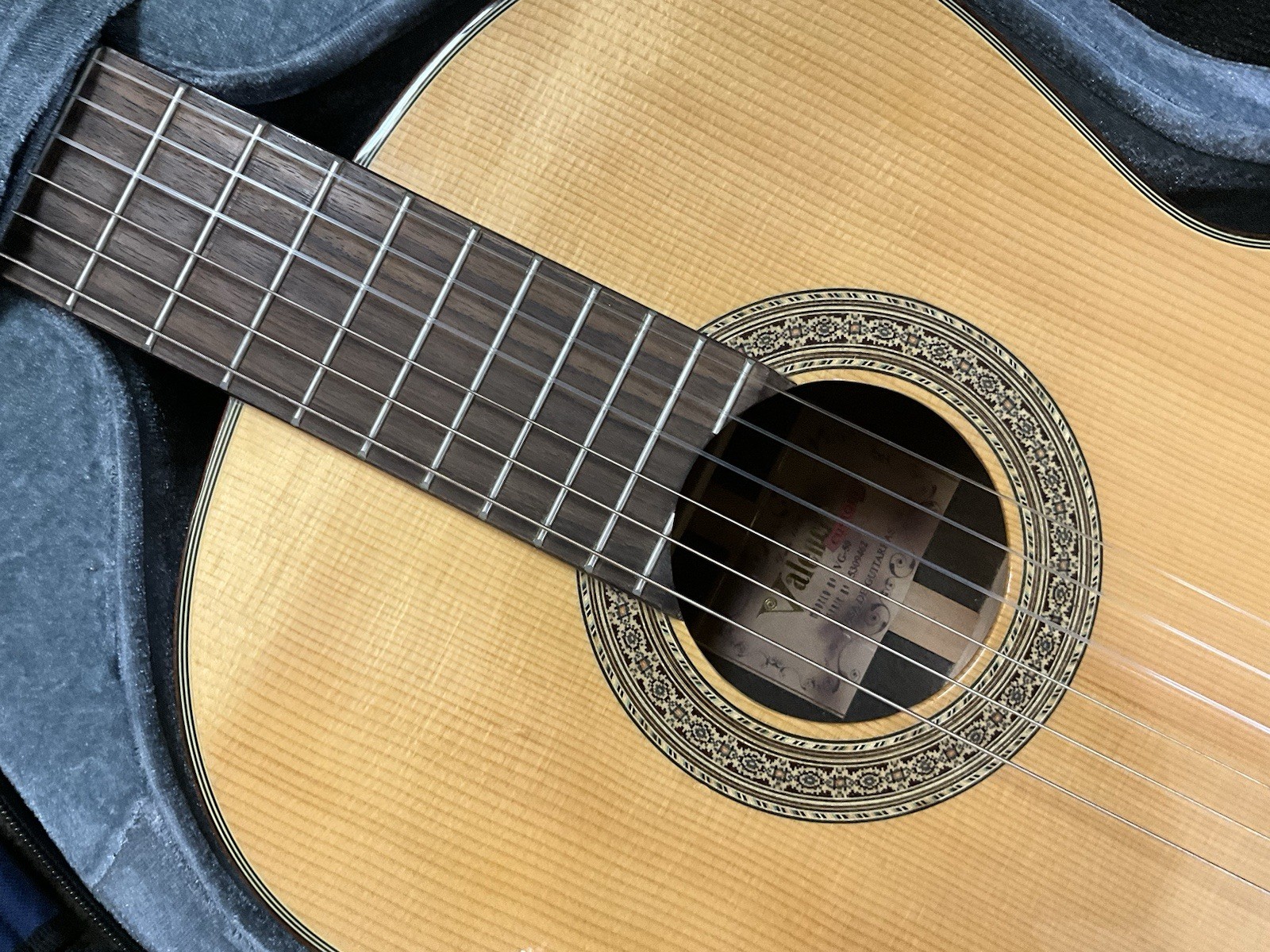 Valencia Custom VG-50 solid top classical guitar excellent with semi-hard case