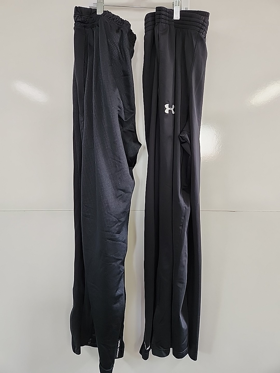 Men's Under Armour Athletic Pants Size Medium 2 Pairs Black Lounge Pants Loose