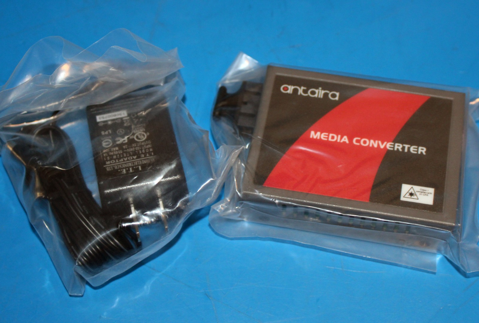 New Antaira Multi-mode FIBER MEDIA CONVERTER & Power Supply FCU-100SC