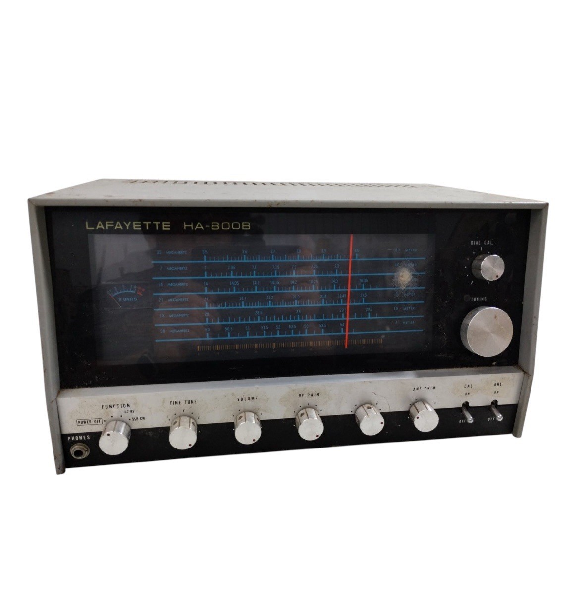 RARE Lafayette HA-800B Communications Receiver Powers On