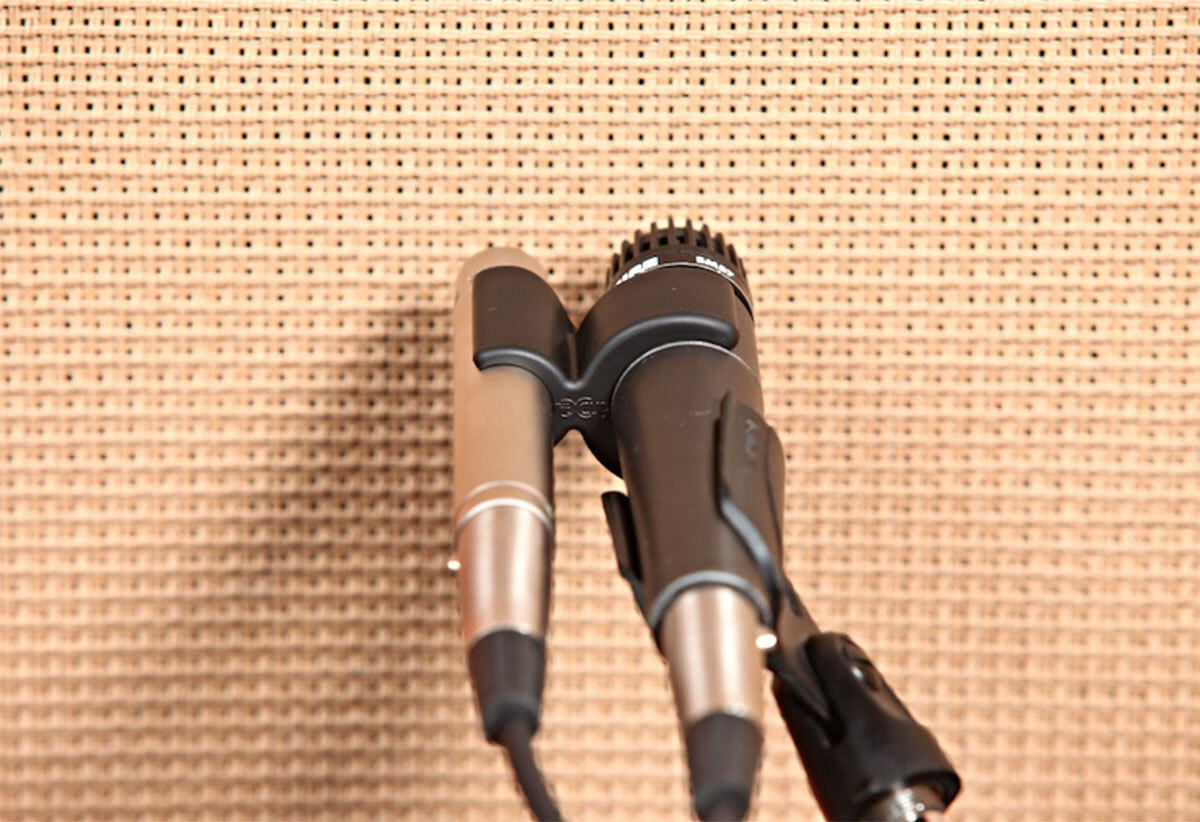 The X Clip Dual Microphone Clip SM57 with Small-Diaphragm Condenser Mic Mount