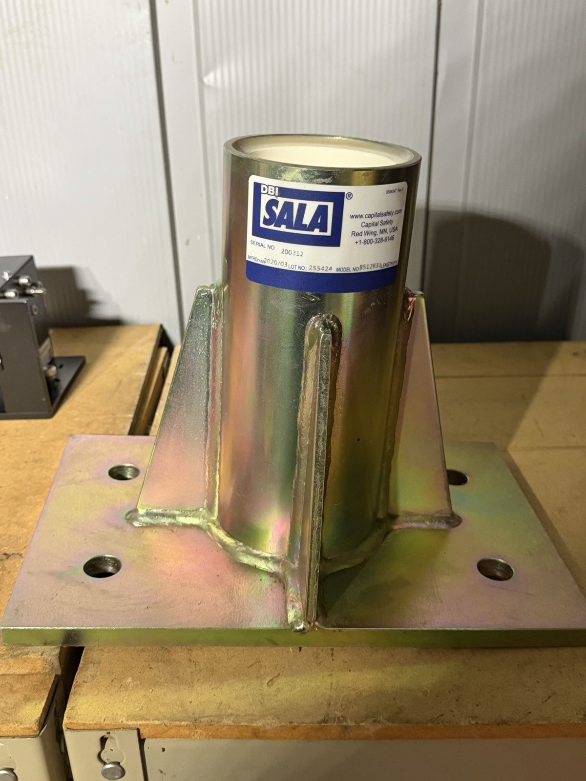 3M DBI-SALA 8512831 Confined Space Hoist Center Mount Sleeve 8" x 9 1/4"