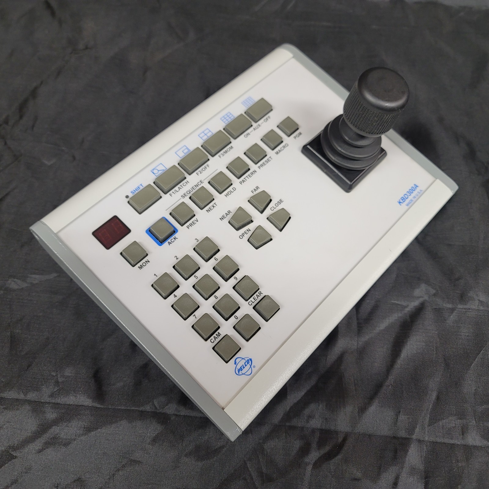 PELCO KBD300A INDUSTRIAL UNIVERSAL CONTROLLER JOYSTICK PTZ KEYBOARD 12V