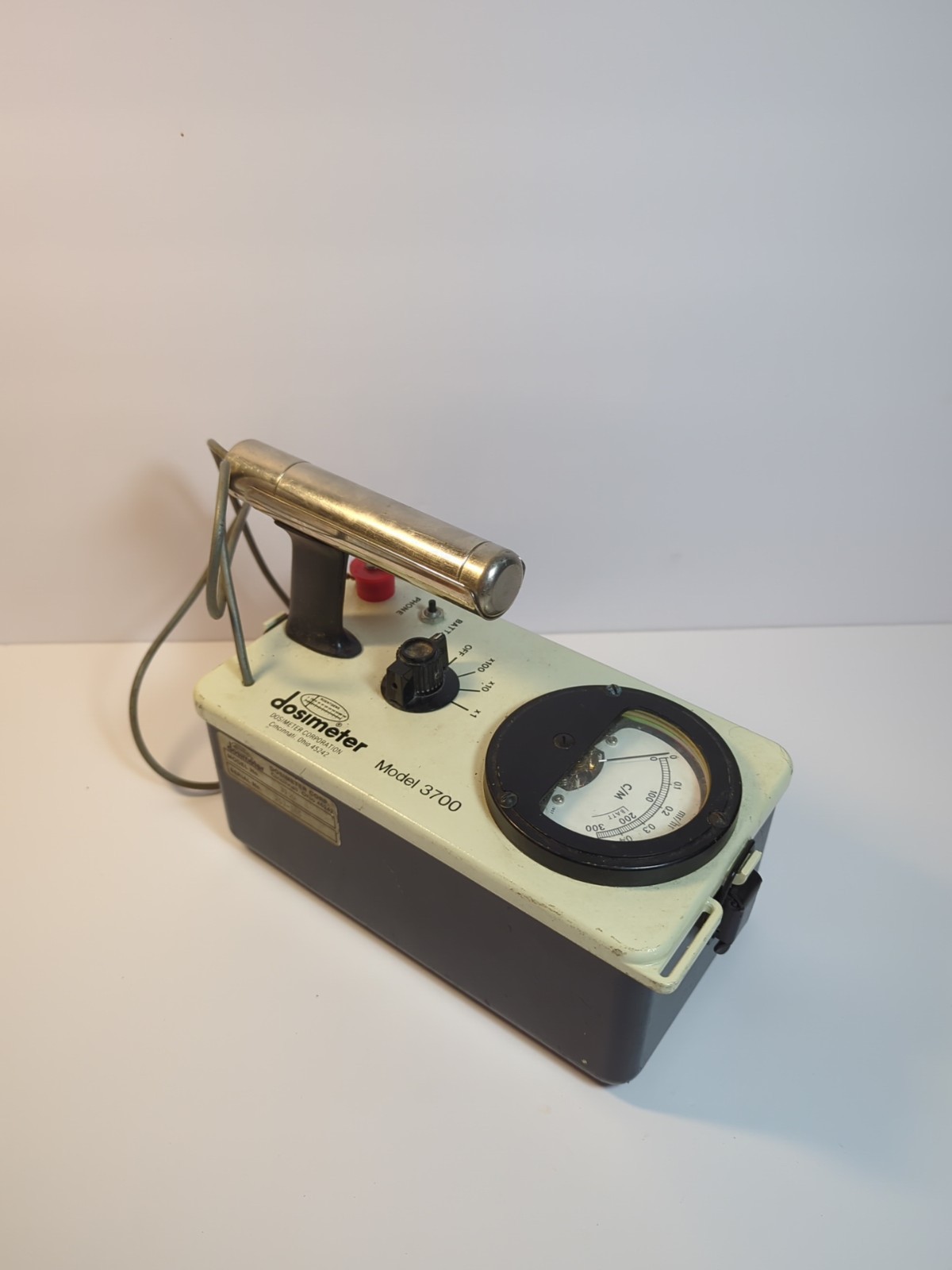 Dosimeter Model 3700 Geiger Counter Survey Meter Tested Working