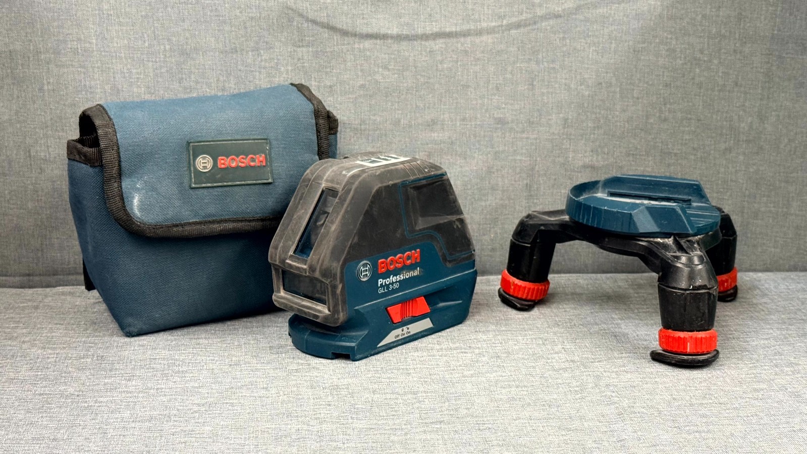 Bosch Professional GLL 3-50 Laser w/Stand & Case Free Shipping