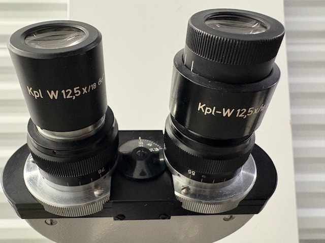 Zeiss Standard 18 Polarizing Microscope w/ Lens & Rotating Stage