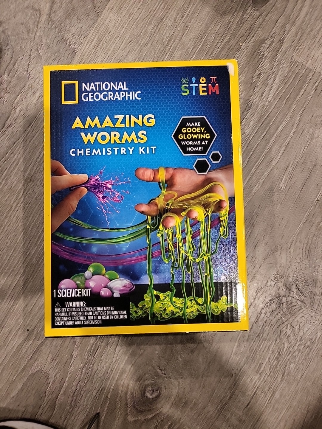 National Geographic Amazing Worms chemistry set New In Box