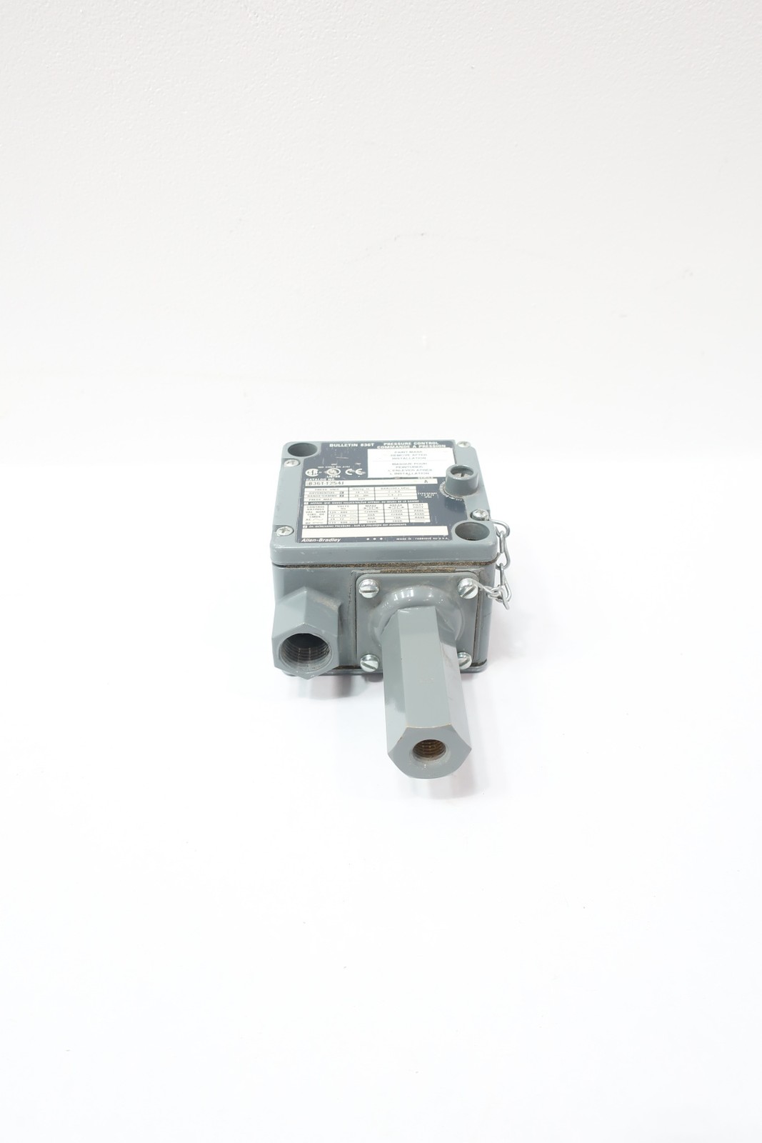 Allen Bradley 836T-T254J Pressure Switch 1/4in 1.4-21bar 600v-ac 115-600v-dc