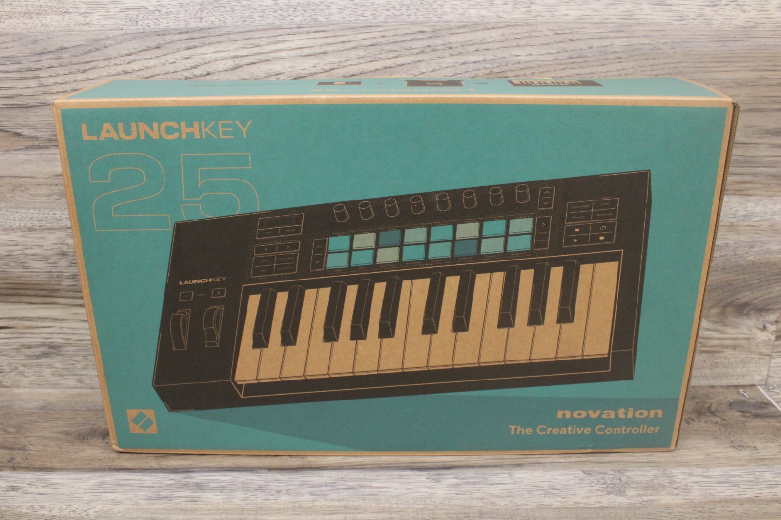 Novation LaunchKey 25 Keyboard Controller MK4