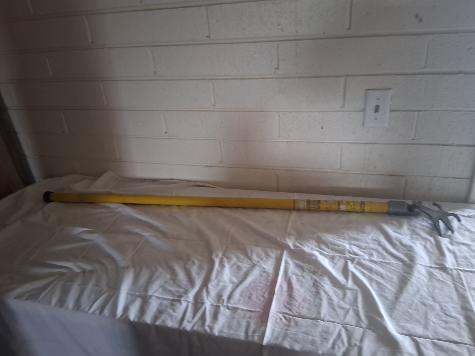 Hastings TEL-O-POLE Fiberglass Hot Stick 48", Model 567-4